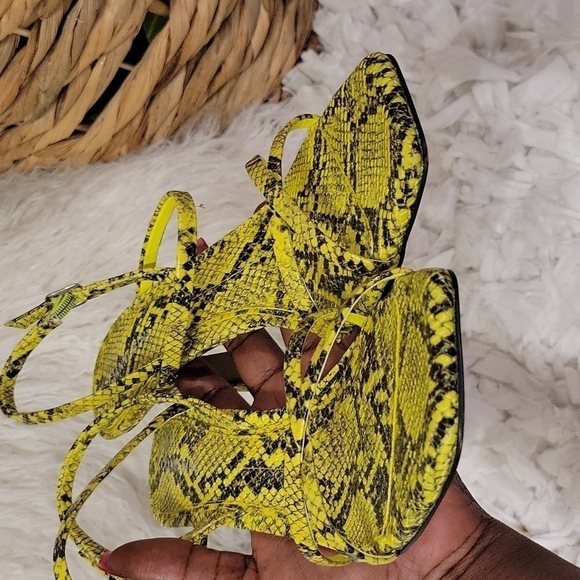 Gianni bini neveena yellow Reptile snake skin Strappy sandals - Picture 8 of 10